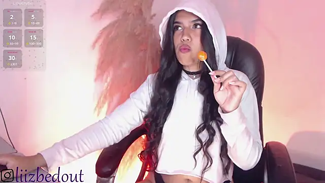 liz bedoutxx online show from 11/15/25, 11:21