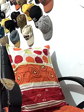 Snapshot of Cabetothepro chatting on 11/14/25, 04:11 Cabetothepro online show from 11/14/25, 04:11