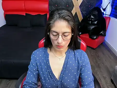 Snapshot of AnnyMilet_ chatting on 07/14/26, 01:50 AnnyMilet online show from 07/14/26, 01:50