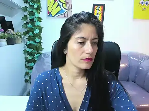 Snapshot of AnnyMilet_ chatting on 07/31/26, 01:32 AnnyMilet online show from 07/31/26, 01:32