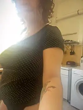 Snapshot of callmelouve chatting on 02/26/25, 08:59 callmelouve online show from 02/26/25, 08:59