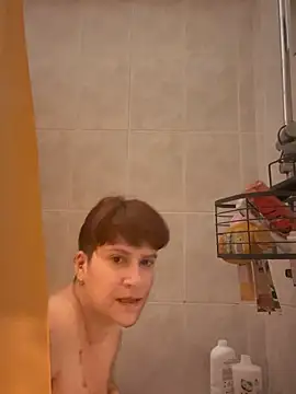 Snapshot of callmelouve chatting on 03/05/25, 10:43 callmelouve online show from 03/05/25, 10:43