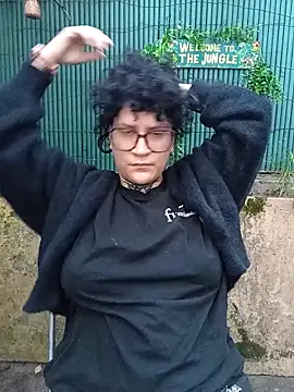 Snapshot of callmelouve chatting on 09/29/25, 05:07 callmelouve online show from 09/29/25, 05:07