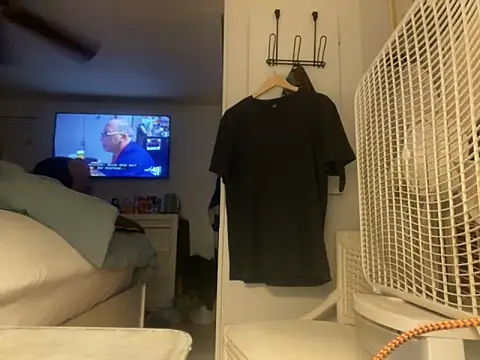 Dval1993 online show from 10/20/25, 02:34