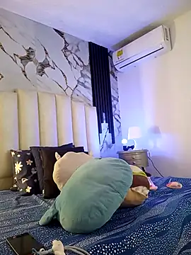 mollieblue69 online show from 12/17/25, 01:17