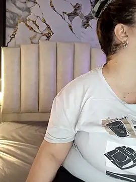 mollieblue69 online show from 02/04/26, 12:55