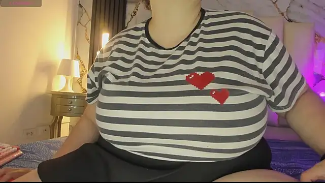 mollieblue69 online show from 04/15/26, 12:56