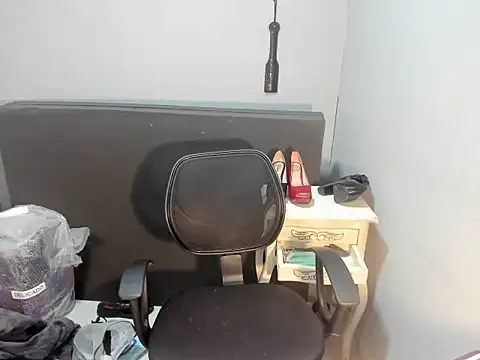 Snapshot of sandyquinnxx chatting on 05/21/26, 04:14 sandyquinnxx online show from 05/21/26, 04:14
