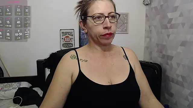 Chayla Ruiz online show from 09/22/25, 11:56