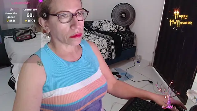 Chayla Ruiz online show from 10/20/25, 07:58