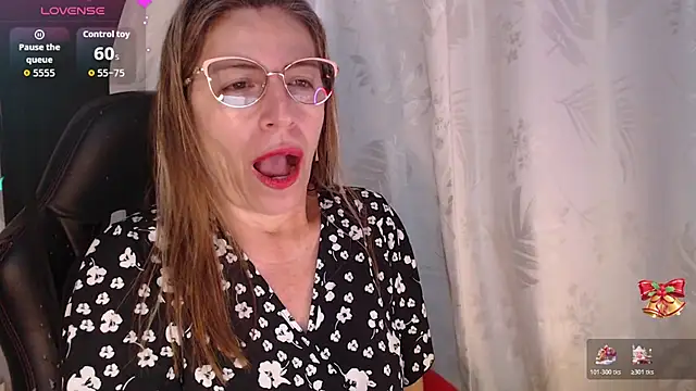 Chayla Ruiz online show from 12/13/25, 10:26