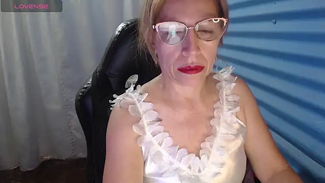 Chayla Ruiz online show from 04/07/26, 11:21