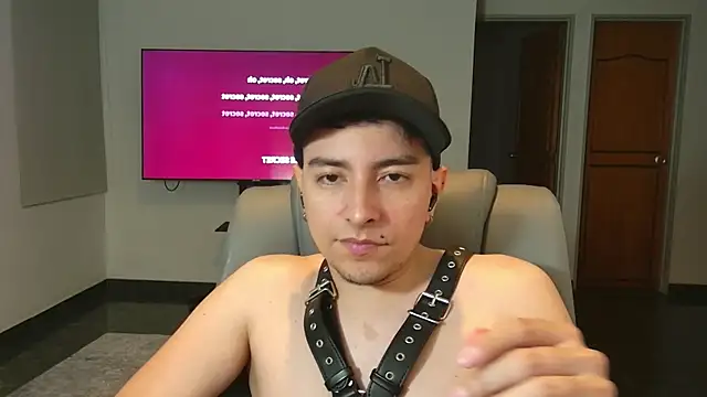 Jhoan saenz online show from 10/17/25, 04:04