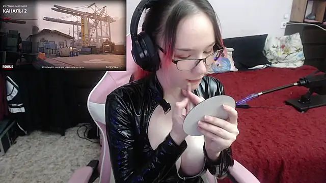 Snapshot of Maya_Viola chatting on 02/26/25, 03:41 Maya Viola online show from 02/26/25, 03:41