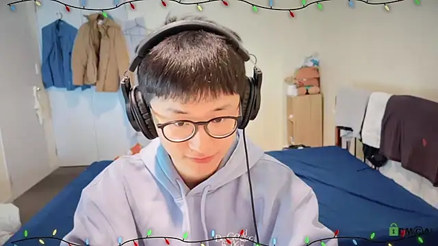 romeoisme   online show from 01/01/25, 07:20