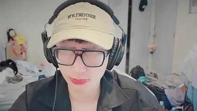 romeoisme   online show from 03/21/25, 07:24