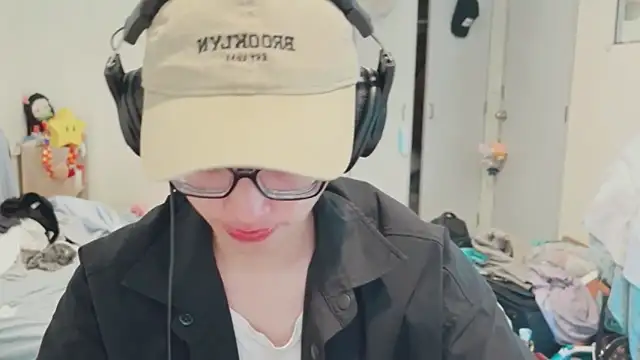 romeoisme   online show from 03/22/25, 01:54