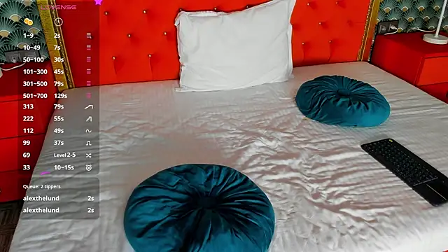 VallerieJones online show from 10/06/25, 10:29