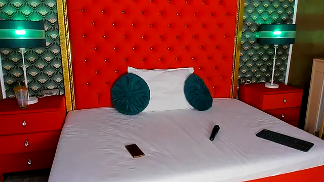 VallerieJones online show from 10/09/25, 02:42