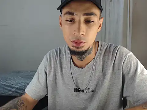 emiliano hottt online show from 01/26/25, 07:20