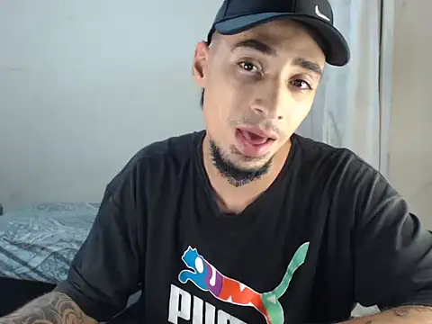 emiliano hottt online show from 01/31/25, 04:25