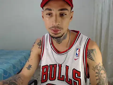 emiliano hottt online show from 12/01/25, 06:02