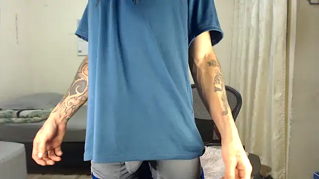 emiliano hottt online show from 03/10/26, 02:00