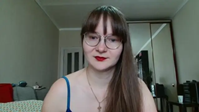 Snapshot of KiraGoldens chatting on 06/11/26, 06:33 KiraGoldens online show from 06/11/26, 06:33