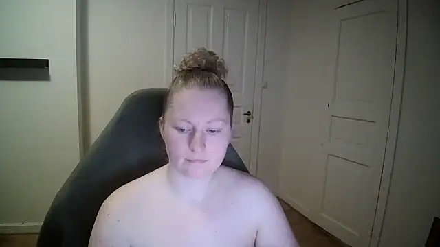 Girlnina-1995 online show from 01/26/25, 02:52