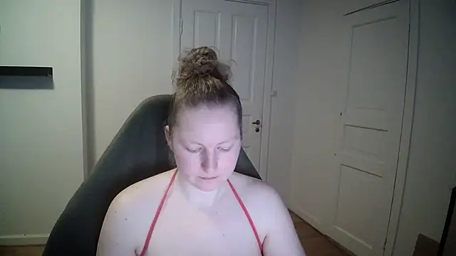 Girlnina-1995 online show from 02/14/25, 08:52