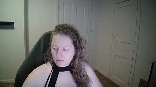 Girlnina-1995 online show from 02/18/25, 02:38