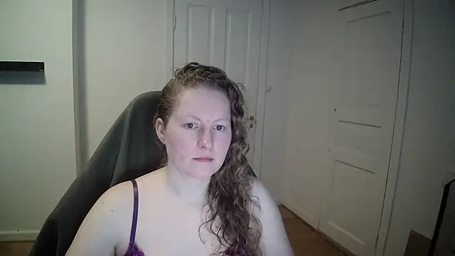 Girlnina-1995 online show from 02/20/25, 10:59