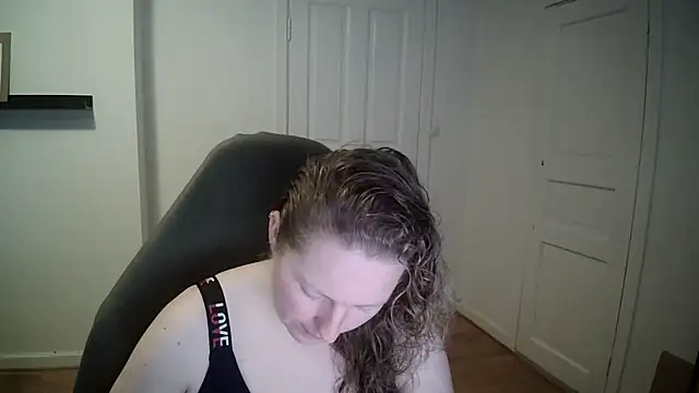 Girlnina-1995 online show from 03/04/25, 10:35