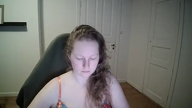 Girlnina-1995 online show from 03/19/25, 03:29