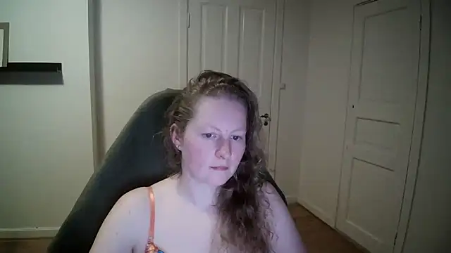 Girlnina-1995 online show from 03/19/25, 07:06