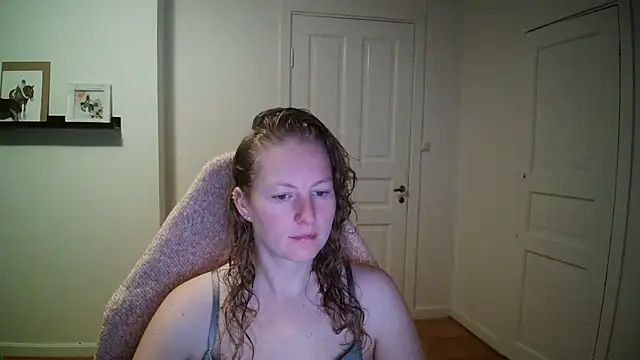 Girlnina-1995 online show from 10/07/25, 05:48