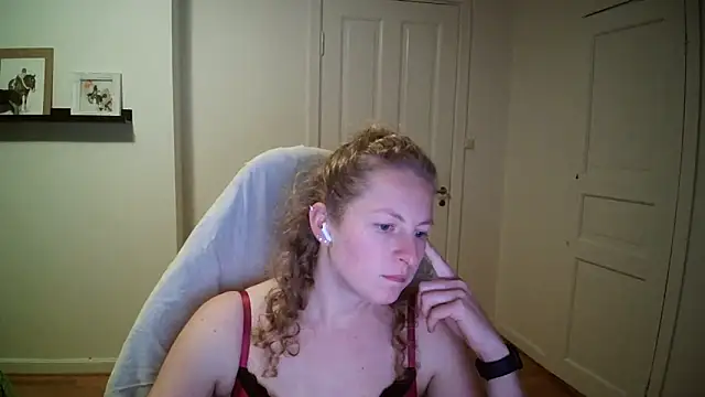 Girlnina-1995 online show from 10/15/25, 07:03