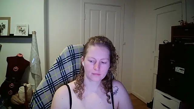 Girlnina-1995 online show from 01/13/26, 08:41