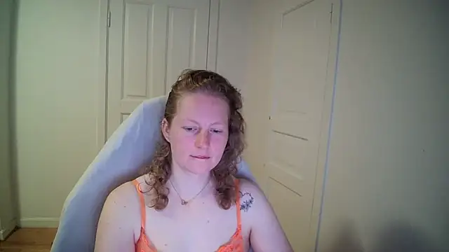 Girlnina-1995 online show from 04/27/26, 06:22