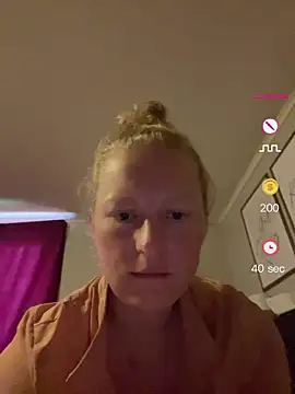 Girlnina-1995 online show from 06/15/26, 04:31