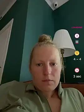 Girlnina-1995 online show from 06/16/26, 05:48