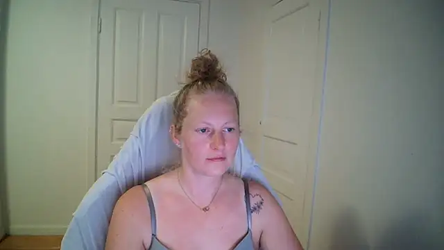 Girlnina-1995 online show from 07/14/26, 11:49