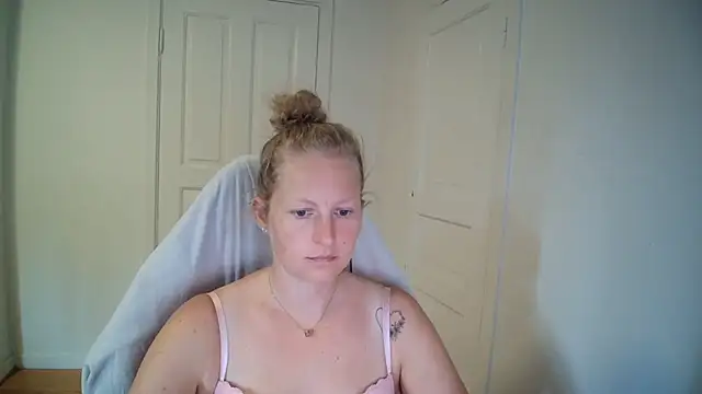 Girlnina-1995 online show from 07/20/26, 10:29