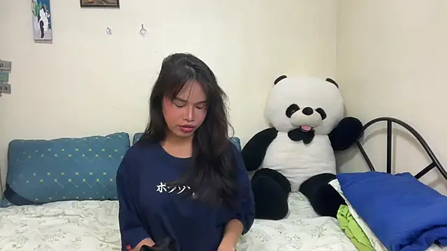 Snapshot of rihanna22 chatting on 11/17/25, 01:50 rihanna22 online show from 11/17/25, 01:50