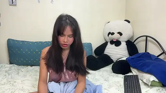 rihanna22 online show from 11/18/25, 04:33