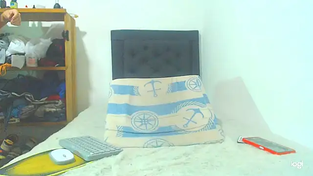 Snapshot of maihton_xx chatting on 01/10/25, 04:01 maihton xx online show from 01/10/25, 04:01