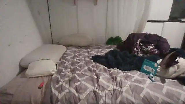 Snapshot of XXlolaXX chatting on 01/30/25, 01:44 XXlolaXX online show from 01/30/25, 01:44