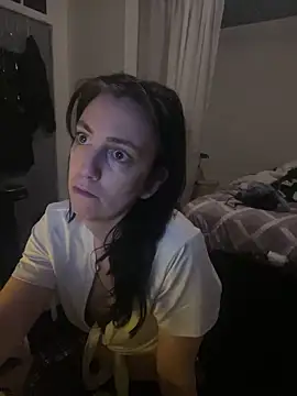 Snapshot of XXlolaXX chatting on 02/03/25, 03:31 XXlolaXX online show from 02/03/25, 03:31