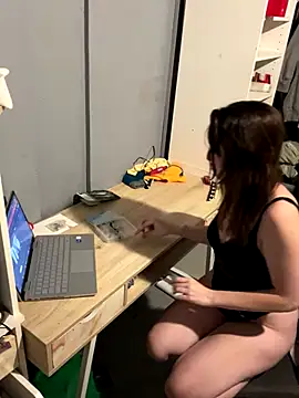 Snapshot of XXlolaXX chatting on 10/23/25, 02:00 XXlolaXX online show from 10/23/25, 02:00