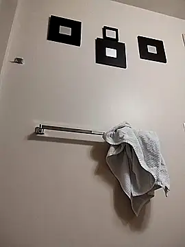 eatmeplease44 online show from 12/18/25, 08:26